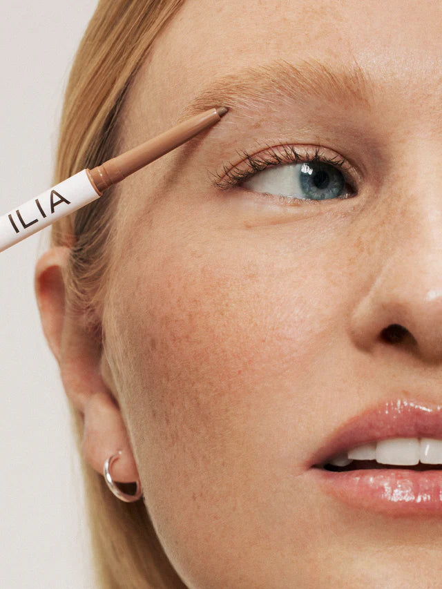 ILIA antakių pieštukas "In Full Micro-Tip Brow Pencil", 0.09 g