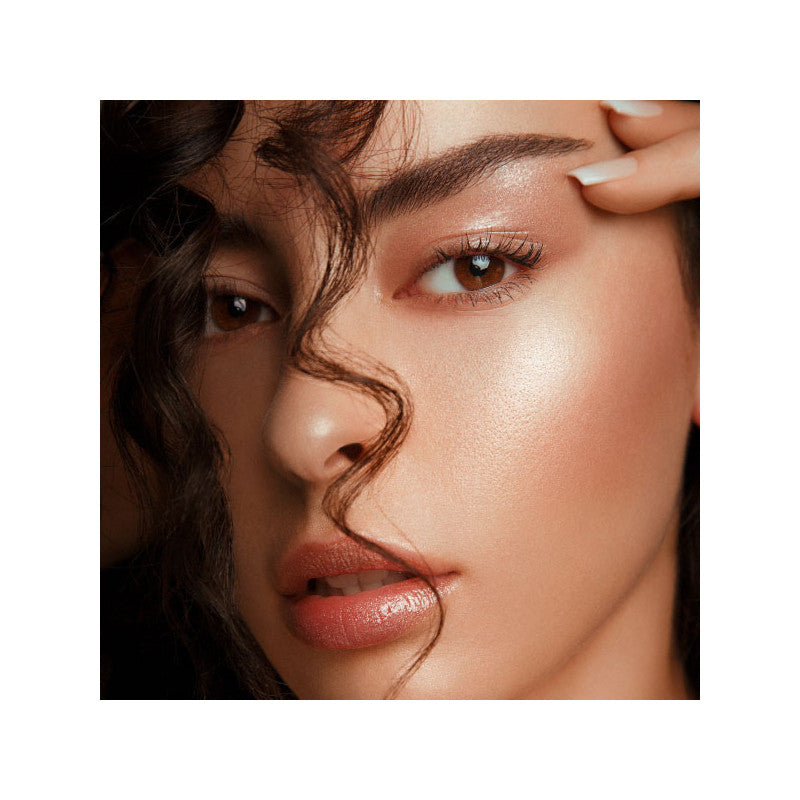 YOUNGBLOOD švytėjimo priemonė “Light Reflecting Highlighter", 8 g