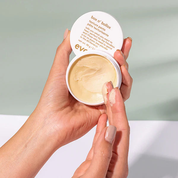 EVO plaukų formavimo pasta „Box O&