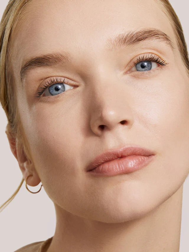 ILIA išsukamas pieštukas - makiažo pagrindas „Skin Rewind Complexion Stick", 10 g