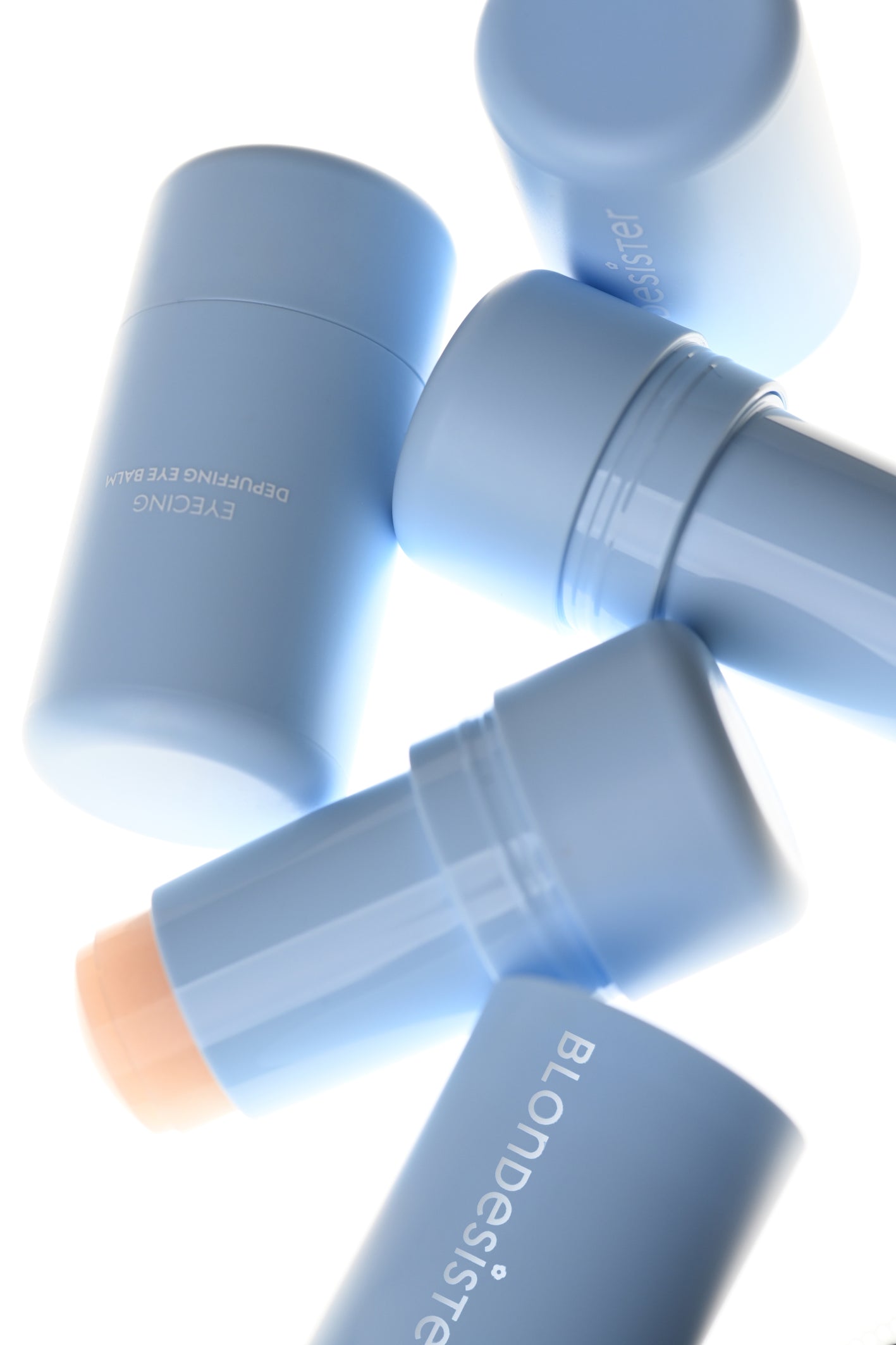 BLONDESISTER paburkimą mažinantis paakių pieštukas "Eyecing Depuffing Eye Balm", 7 ml