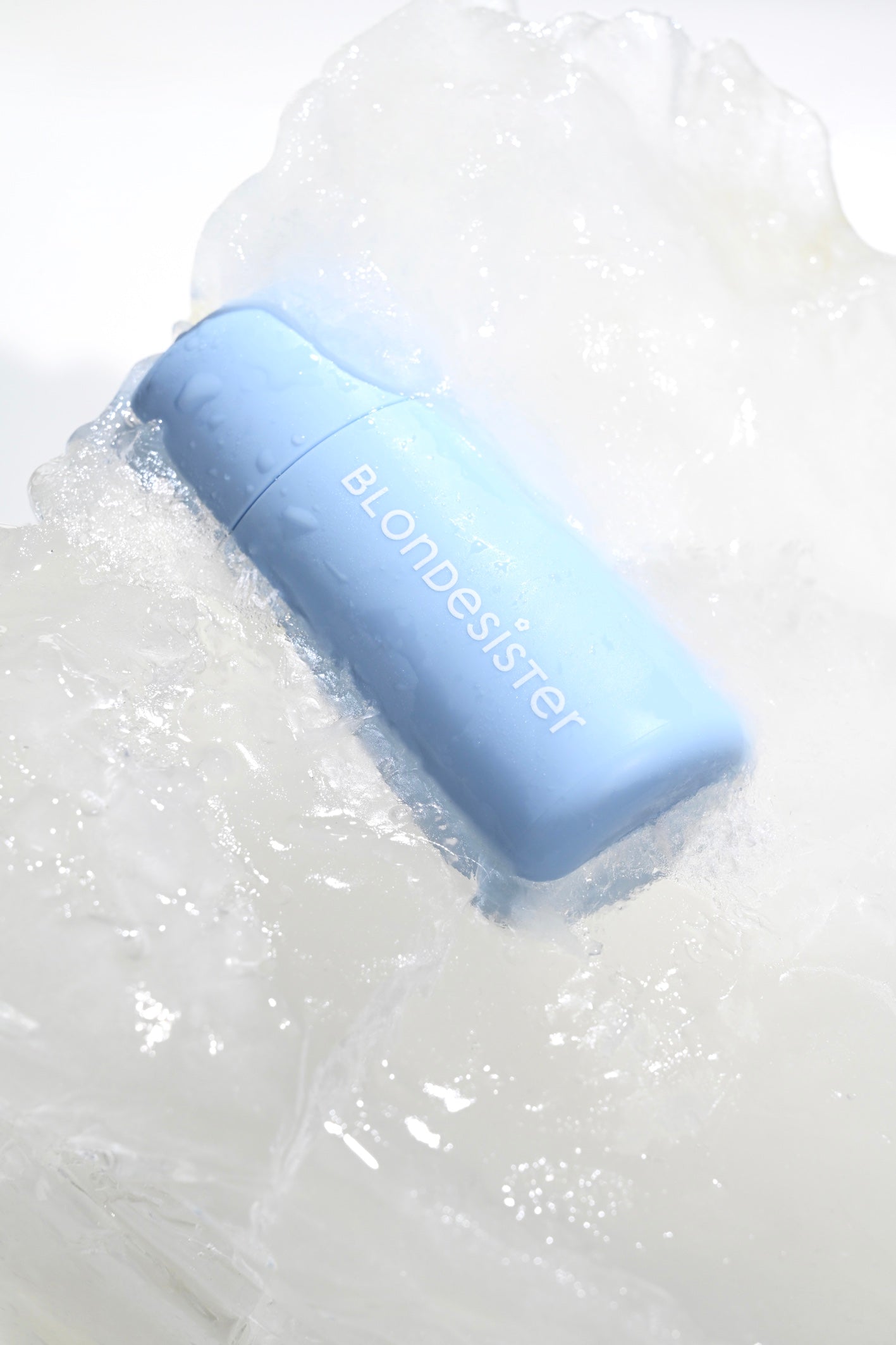 BLONDESISTER paburkimą mažinantis paakių pieštukas "Eyecing Depuffing Eye Balm", 7 ml