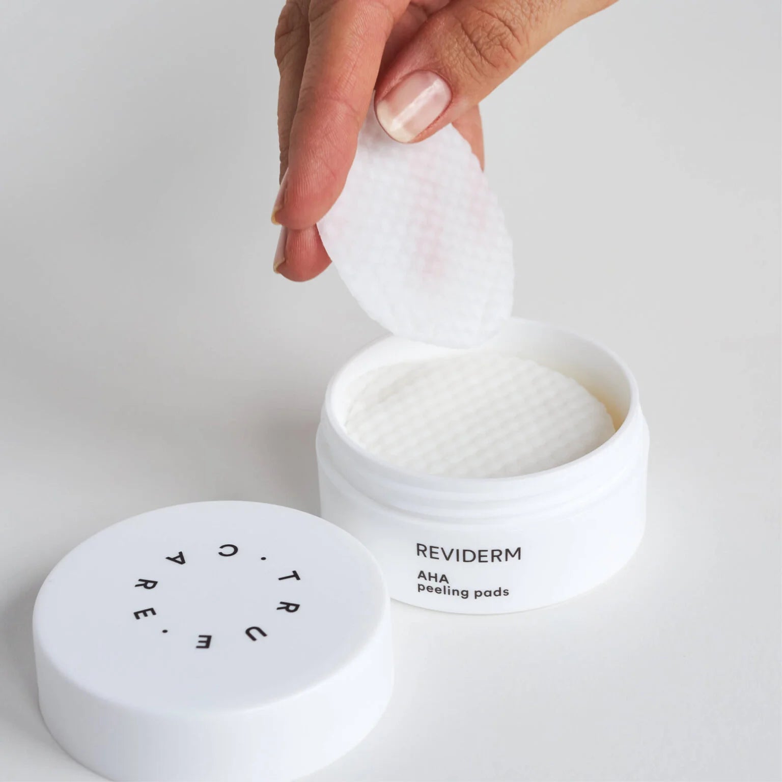 REVIDERM exfoliating pads "AHA Peeling Pads", 28 pcs.