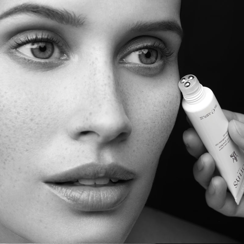 SOTHYS paburkimą mažinantis šaldantis rutulinis paakių kremas "Anti-Puffiness Cryo Roll-On", 15 ml