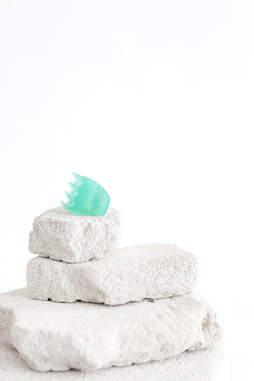 AMITIE Mila hair clip Madeira