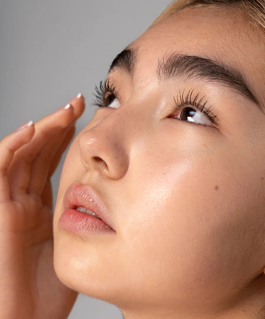 RMS blakstienų tušas "Straight Up™ Volumizing Peptide Mascara"