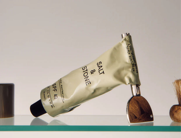 SALT & STONE lengvos tekstūros kasdieninis SPF 40 kremas, 60 ml