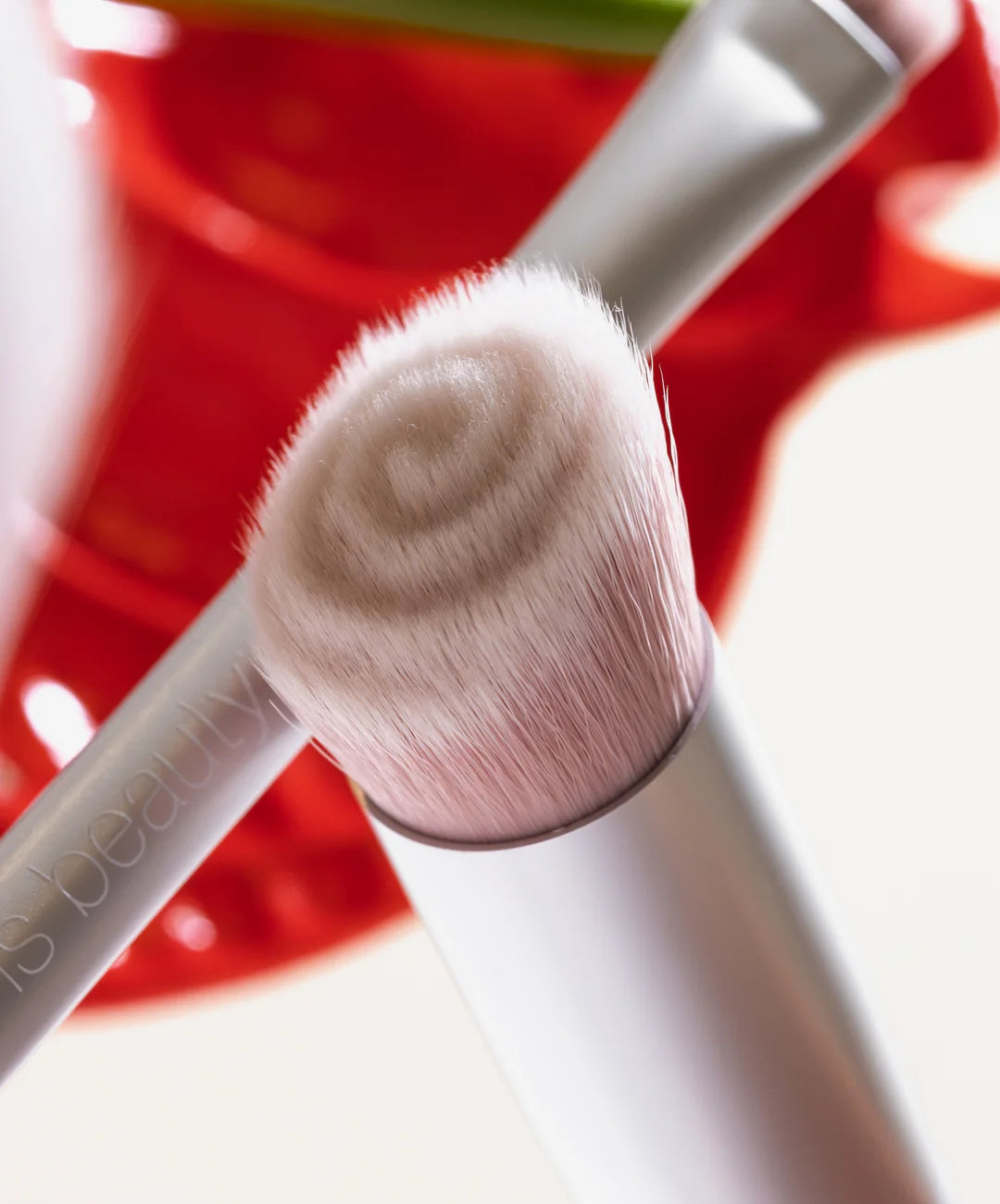 RMS skysto makiažo pagrindo šepetėlis &quot;Skin2Skin Foundation Brush&quot;