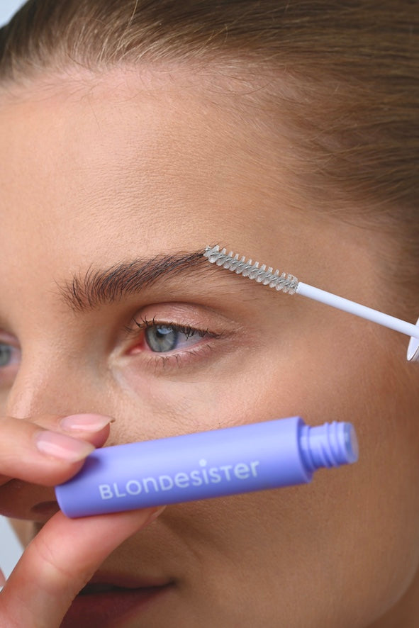 BLONDESISTER antakių gelis &quot;3in1 Fix&amp;Go Brow Gel&quot;, 7 ml