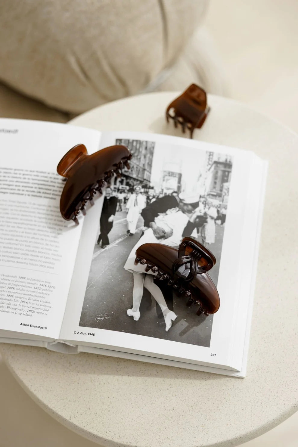 AMITIE Arch Hair Clip "Rich Amber" - Size M