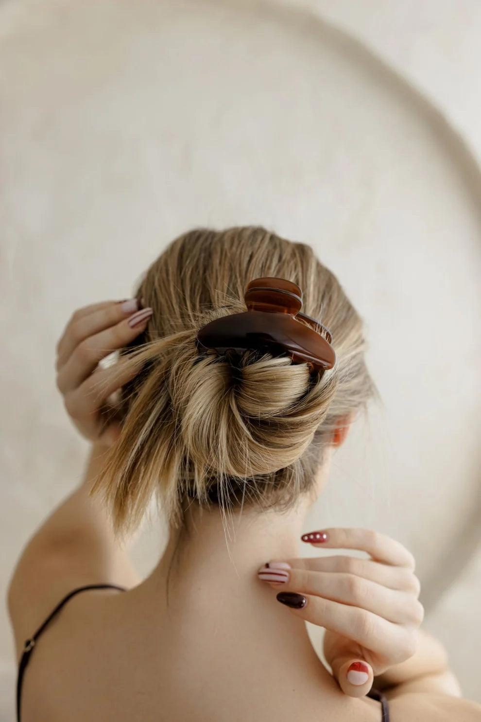 AMITIE Arch Hair Clip "Rich Amber" - Size M