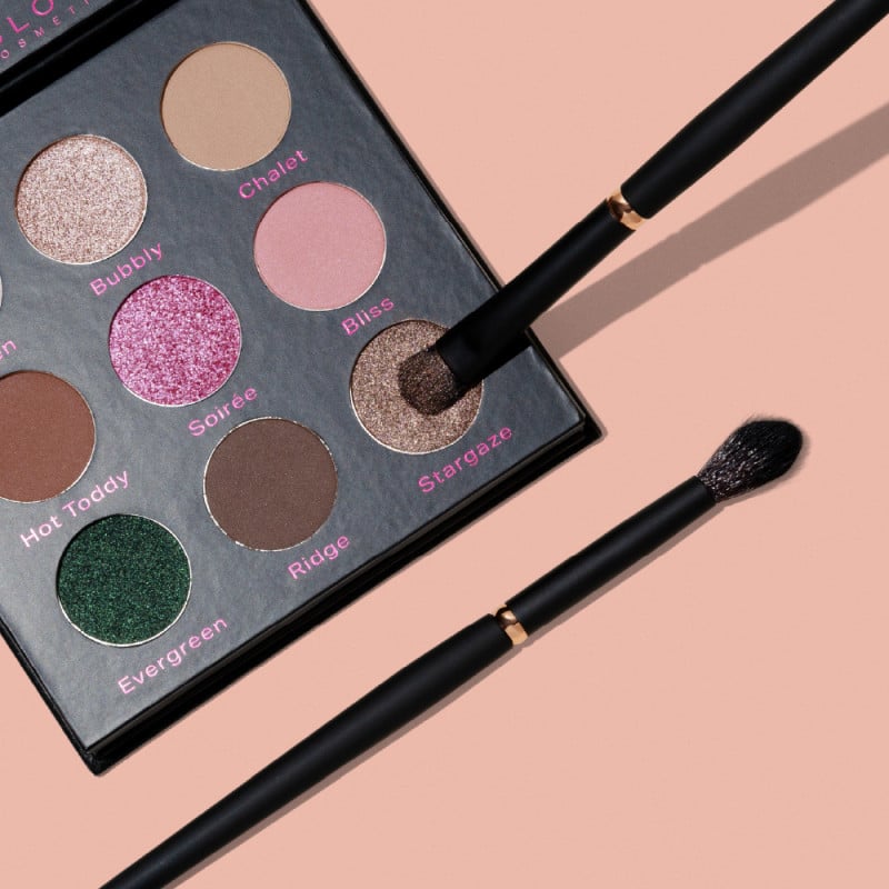 YOUNGBLOOD kontūravimo ir akių šešėlių paletė &quot;Weekender II&quot;