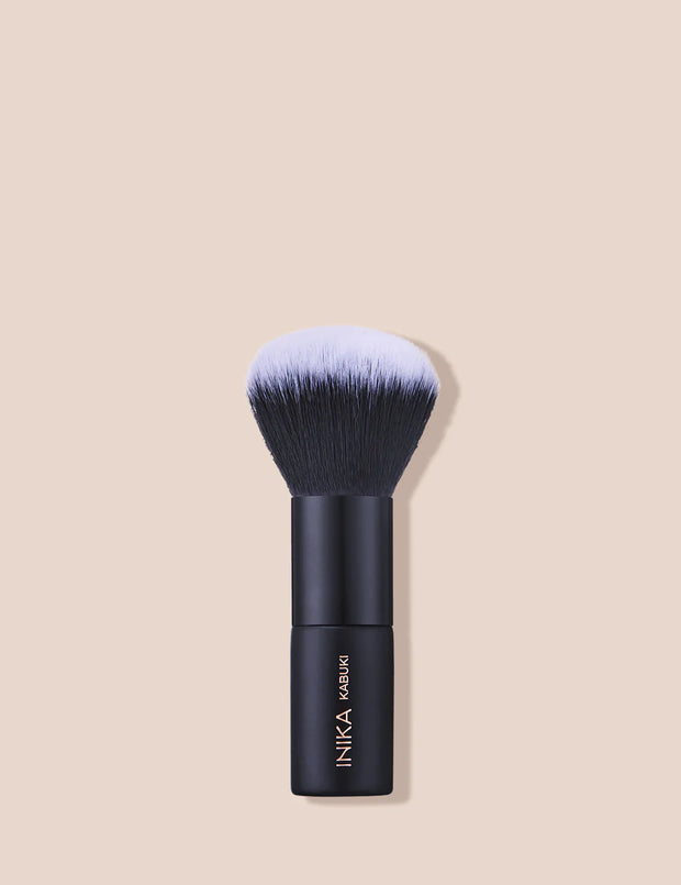 IINIKA Kabuki brush for face application with mineral powders